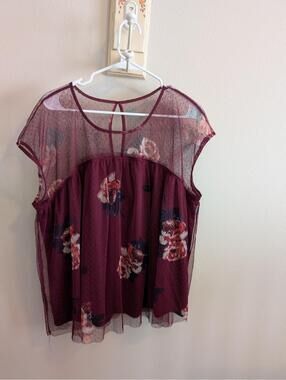 Maurices Women's 2x Short Sleeve Mesh Tule Burgundy Floral Blouse Euc Boho Plus